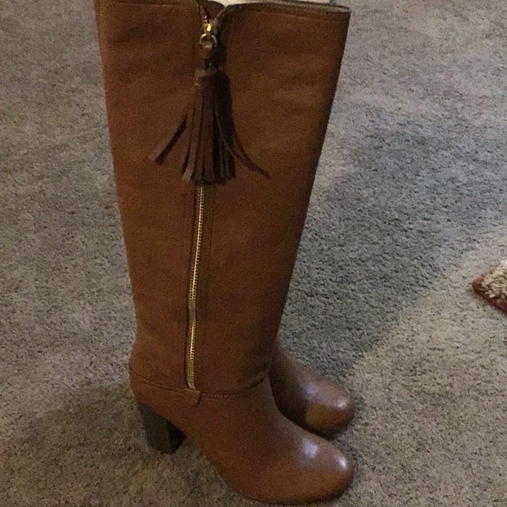 Boots Coach - image 1